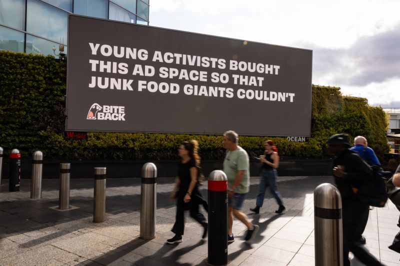 Anti-advertising poster targets fast food giants – campaign for young people