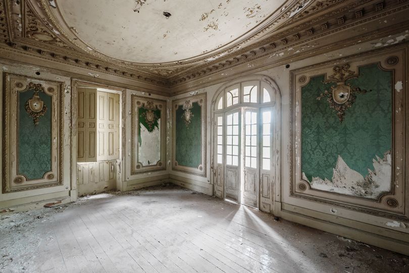 Mirna Pavlovic documents the abandoned affluent homes of Europe's ...