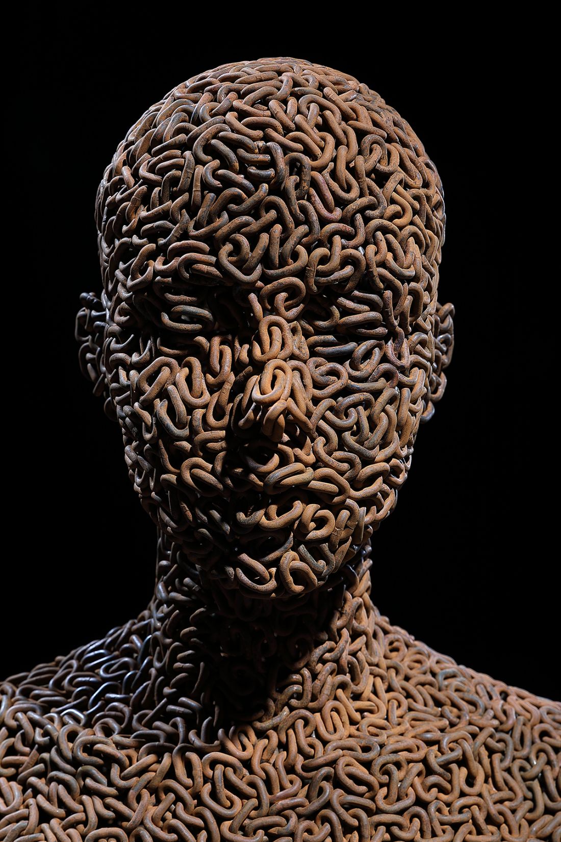 Seo Young-Deok's hyper-realistic sculptures of the human body made from