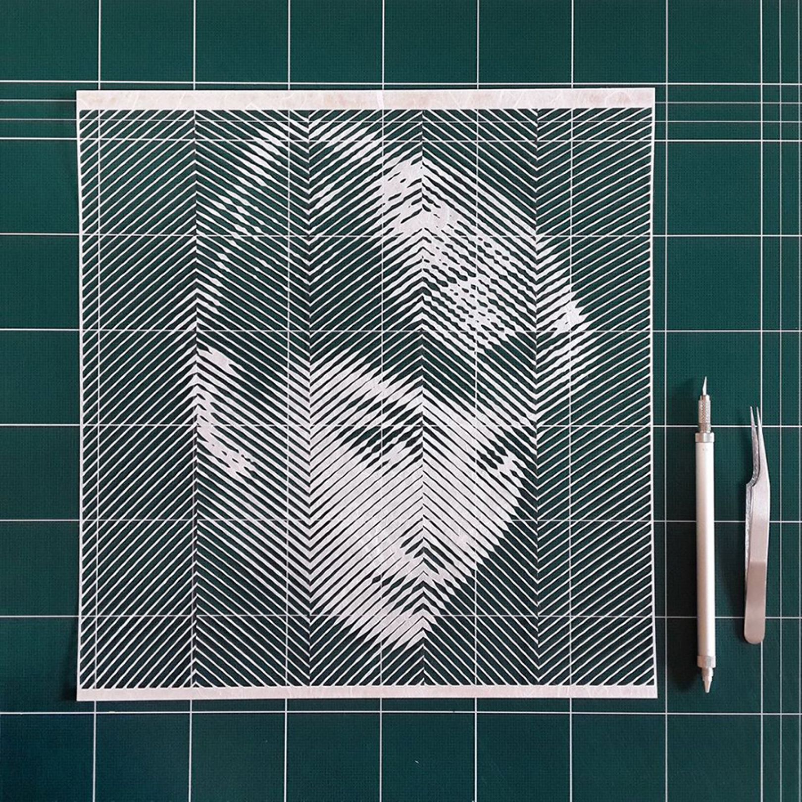 Artist hand-cuts paper to create hyperrealistic portraits of famous ...