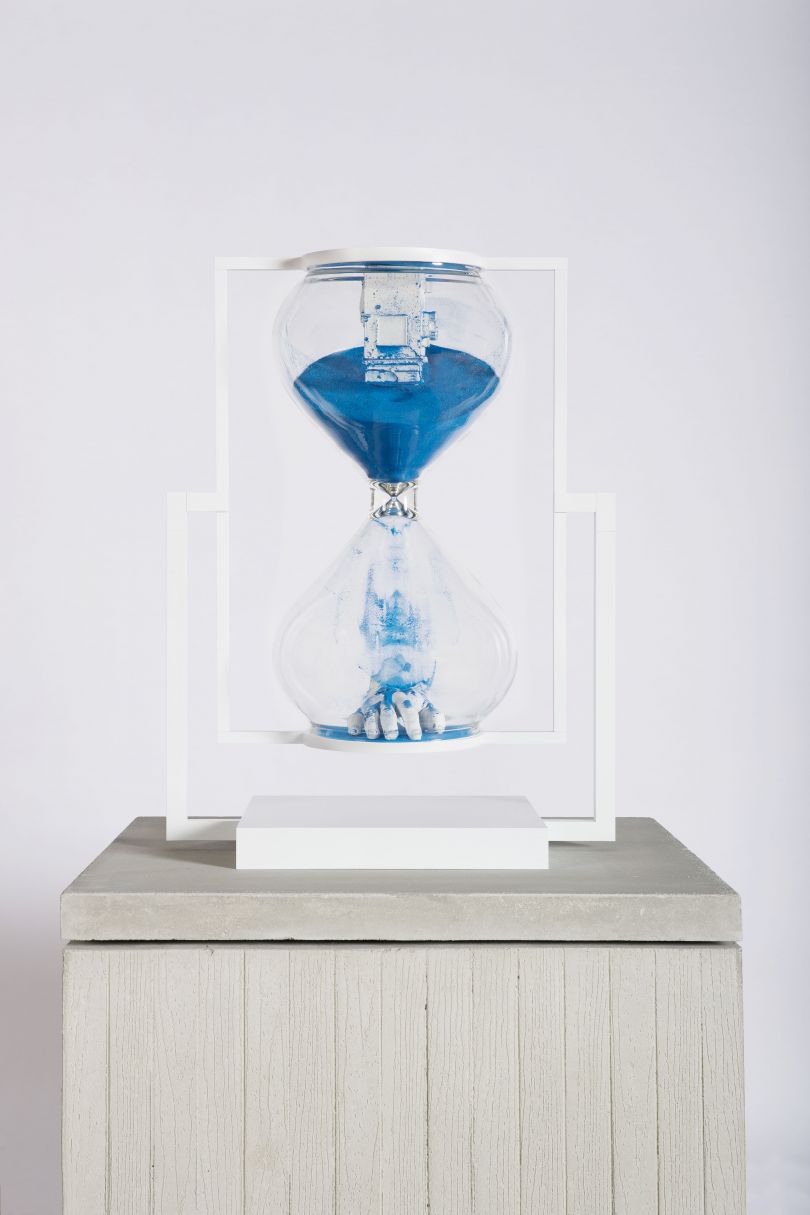 Hourglass Daniel Arsham Transforms Gallery With Bright Blue 0901