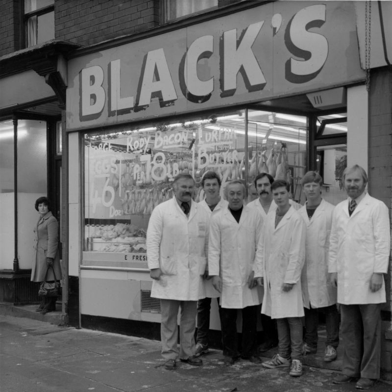 photographs-of-manchester-s-fiercely-independent-shops-in-the-1980s