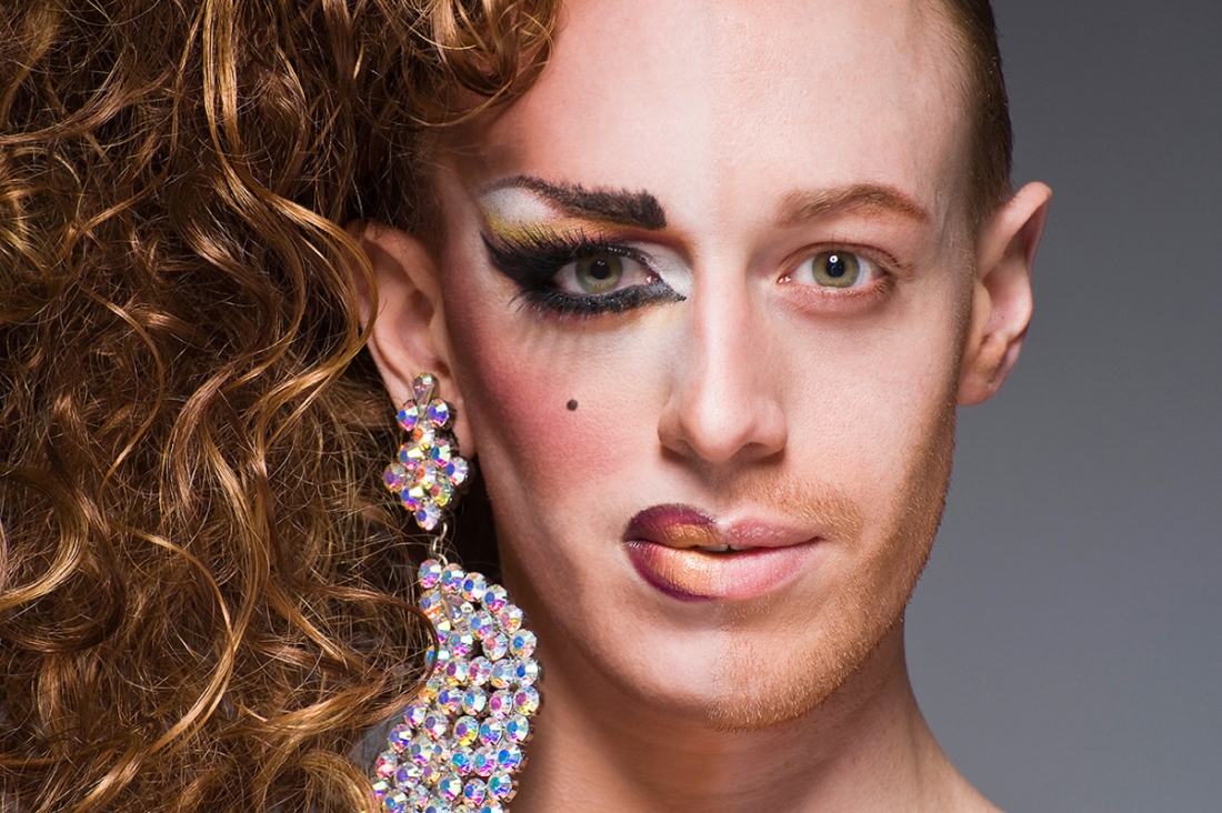 Fascinating photographs of New York drag queens in half drag | Creative ...