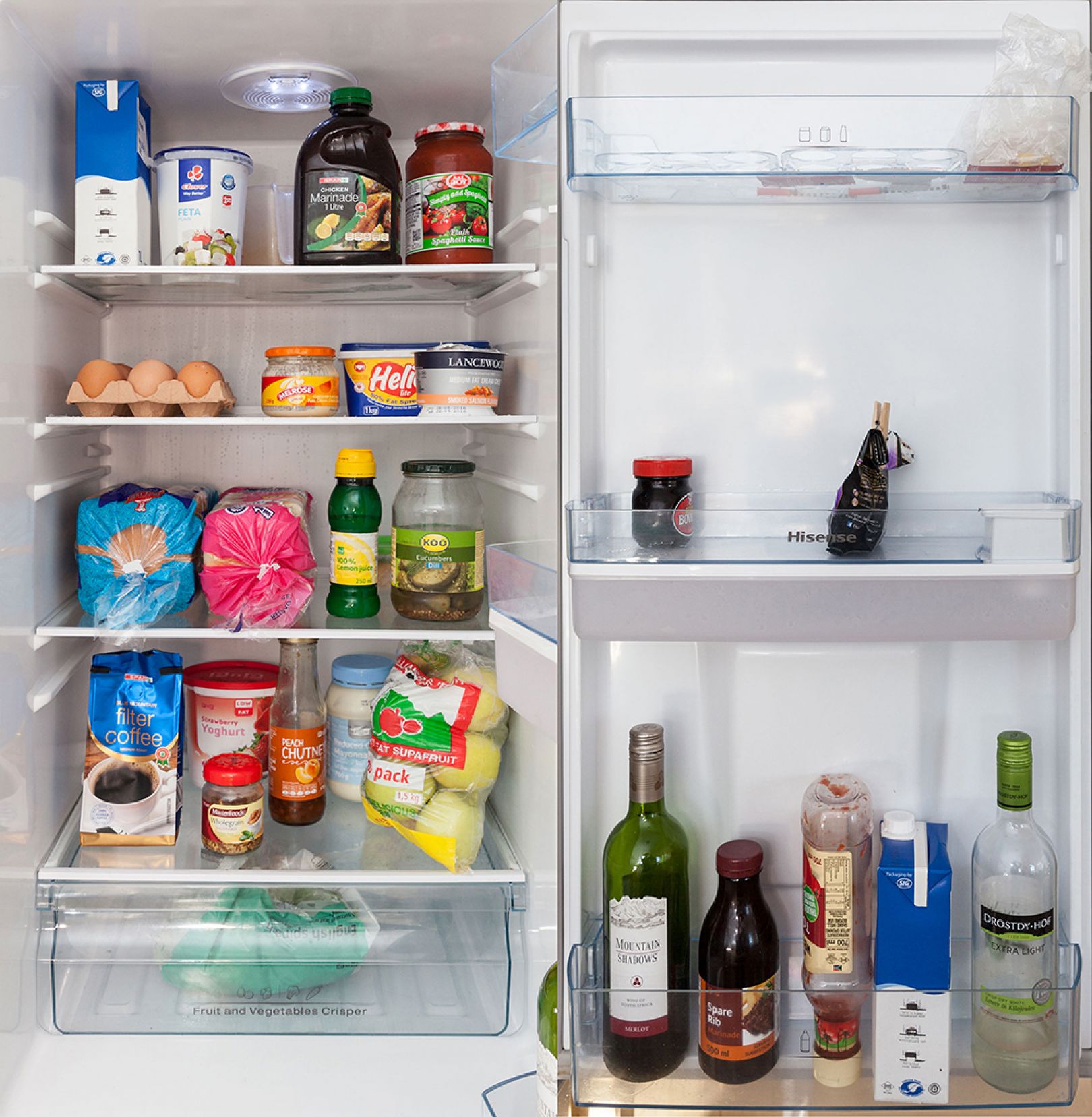 Show Me Your Fridge: Sandra Junker's photographic document of fridges ...