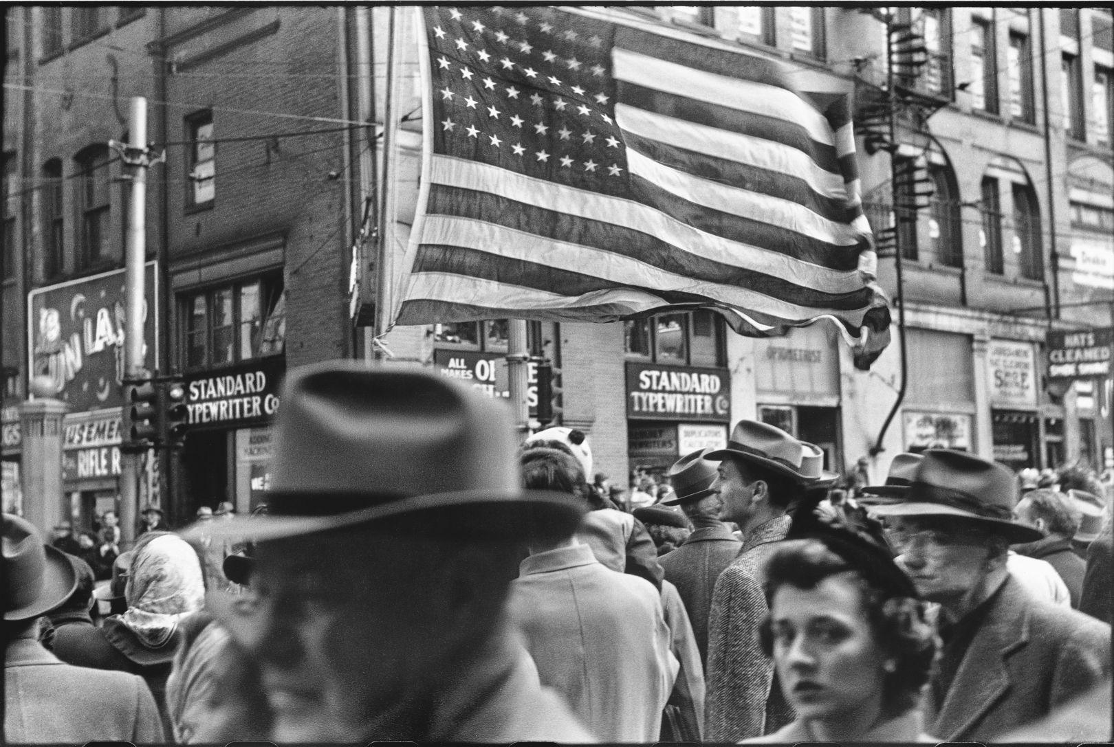 photographs-of-everyday-life-in-1950s-pittsburgh-discovered-seven