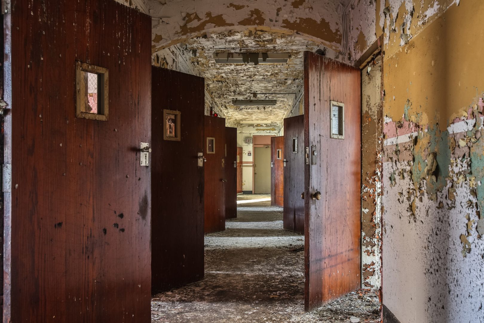 Abandoned Asylums: An unrestricted journey into America's forgotten ...