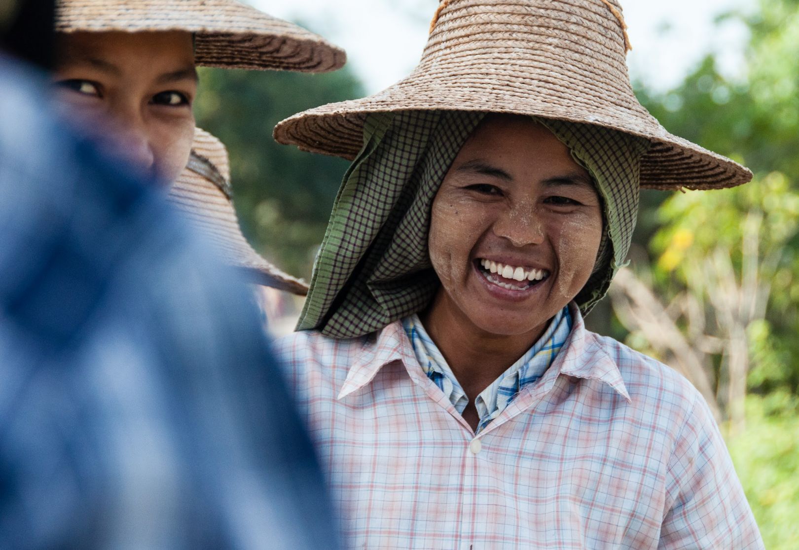 Smiling Eyes: Beautiful photo series that captures the friendly spirit ...