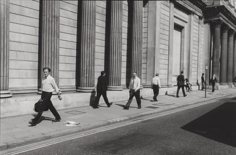 Lost in the City: Striking photographs of office workers alienated and ...